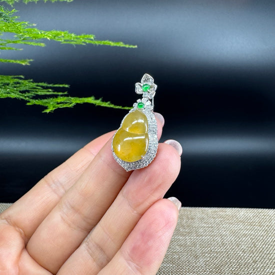 RealJade® Co. 18K White Gold Genuine Honey Yellow Jadeite Jade Hu Lu Necklace