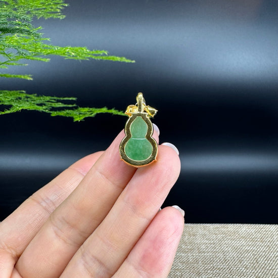 RealJade® Co. Genuine Green Jadeite Jade Good Luck Hulu Bottle Gourd Necklace With 18K Yellow Gold Bail
