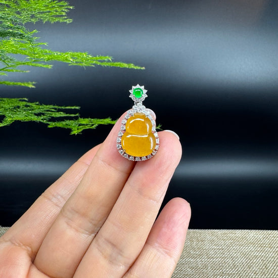 RealJade® Co. 18K White Gold Genuine Honey Yellow Jadeite Jade Hu Lu Necklace