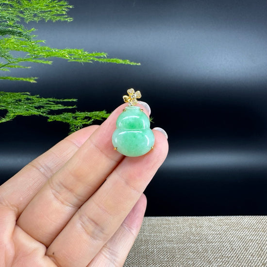 RealJade® Co. Genuine Green Jadeite Jade Good Luck Hulu Bottle Gourd Necklace With 18K Yellow Gold Bail