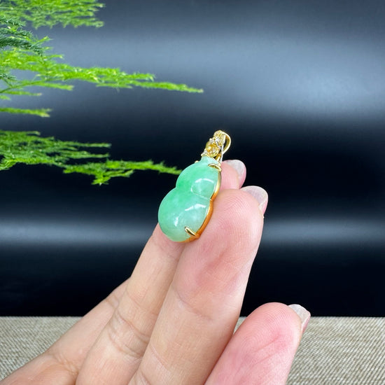 RealJade® Co. Genuine Green Jadeite Jade Good Luck Hulu Bottle Gourd Necklace With 18K Yellow Gold Bail