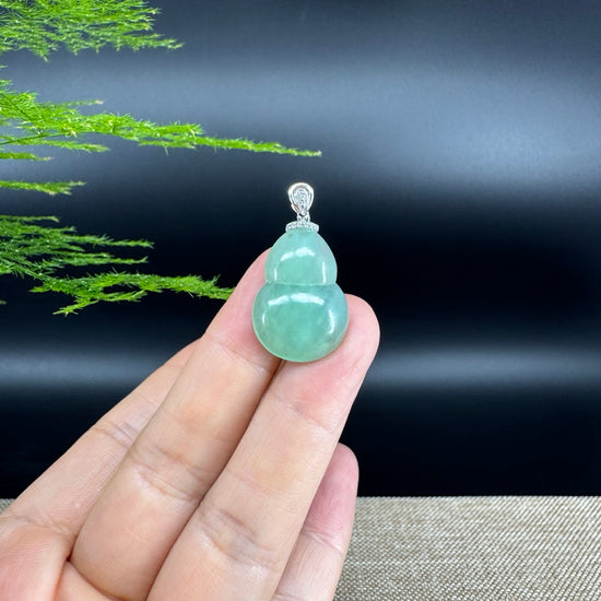 RealJade® Co. Genuine Green Jadeite Jade Good Luck Hulu Bottle Gourd Necklace With 18K White Gold Bail