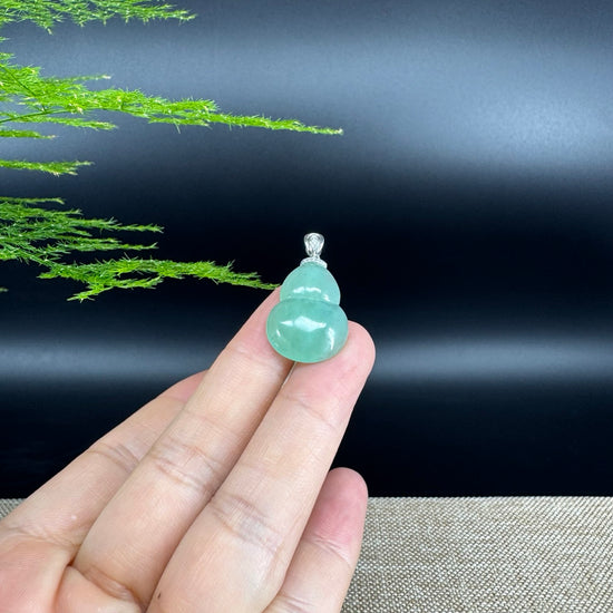 RealJade® Co. Genuine Green Jadeite Jade Good Luck Hulu Bottle Gourd Necklace With 18K White Gold Bail