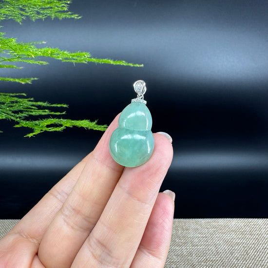 RealJade® Co. Genuine Green Jadeite Jade Good Luck Hulu Bottle Gourd Necklace With 18K White Gold Bail