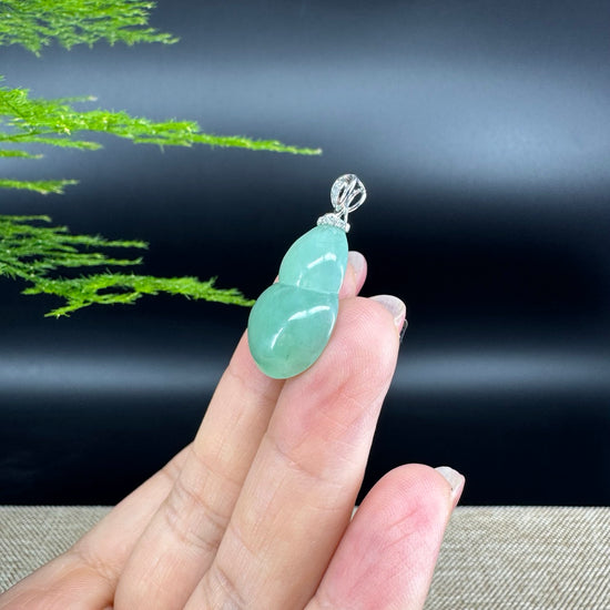 RealJade® Co. Genuine Green Jadeite Jade Good Luck Hulu Bottle Gourd Necklace With 18K White Gold Bail