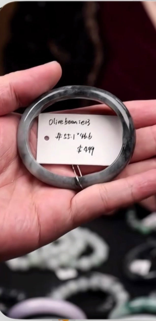 "Live" Natural WuJi Flower Jadeite Jade Comfort Fit Oval Bangle