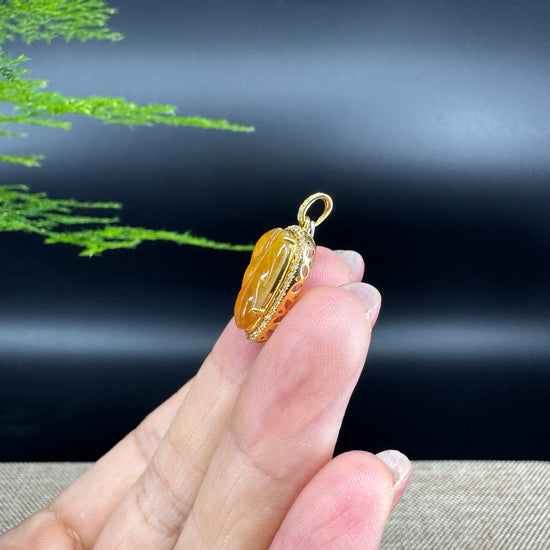 High-end Genuine Yellow Jadeite Jade Jin Zhi Yu Ye (Leaf) Necklace With 18k Yellow Gold & Diamond