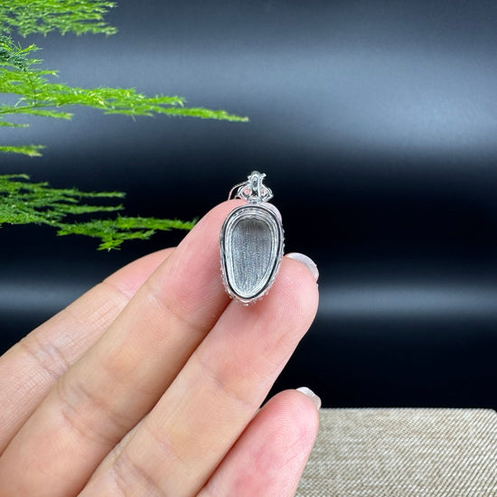 RealJade® Co.  Genuine Imperial Jadeite Jade Jin Zhi Yu Ye (Leaf) Necklace With 18k White Gold & Diamond