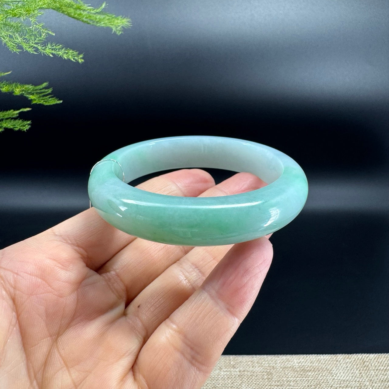 Genuine Burmese Green Jade Jadeite Bangle Bracelet ( 55.2mm )