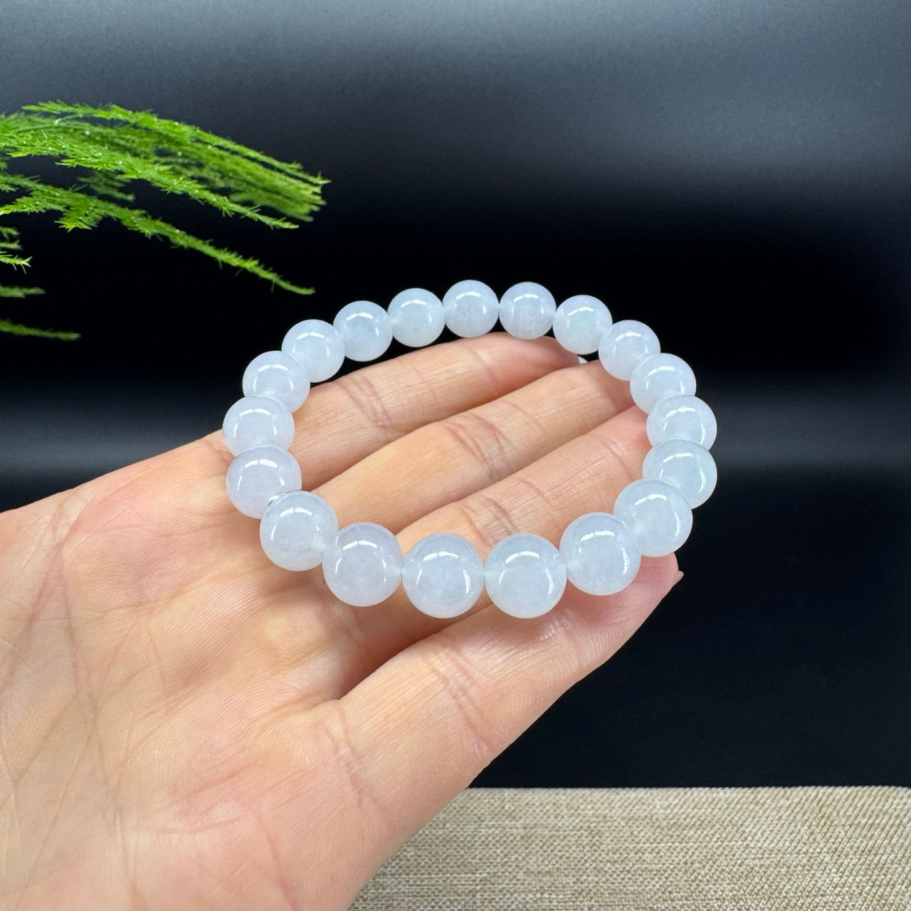 Natural Jadeite Jade Round Icy Beads Bracelet ( 10 mm )