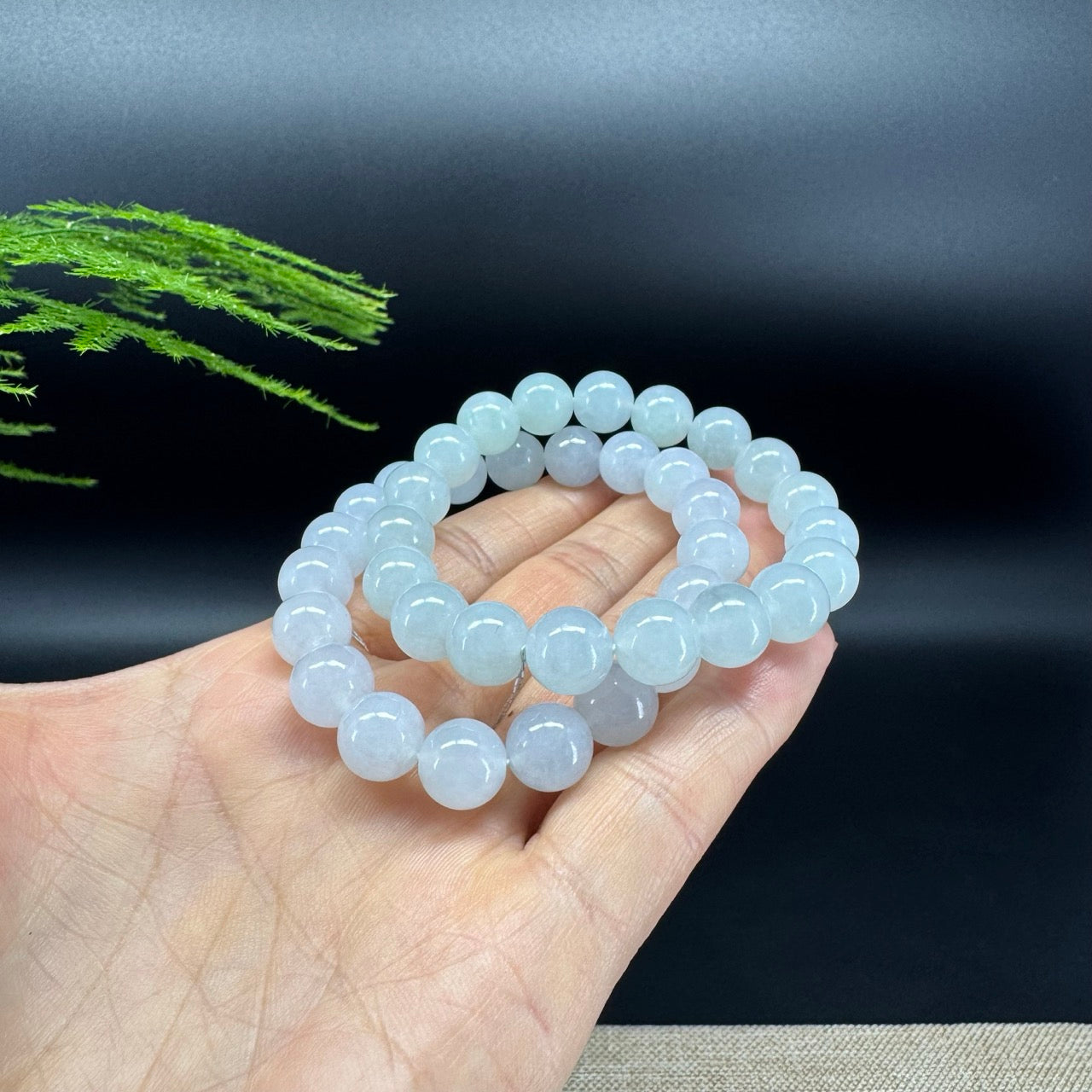 Natural Jadeite Jade Round Icy Beads Bracelet ( 10 mm )