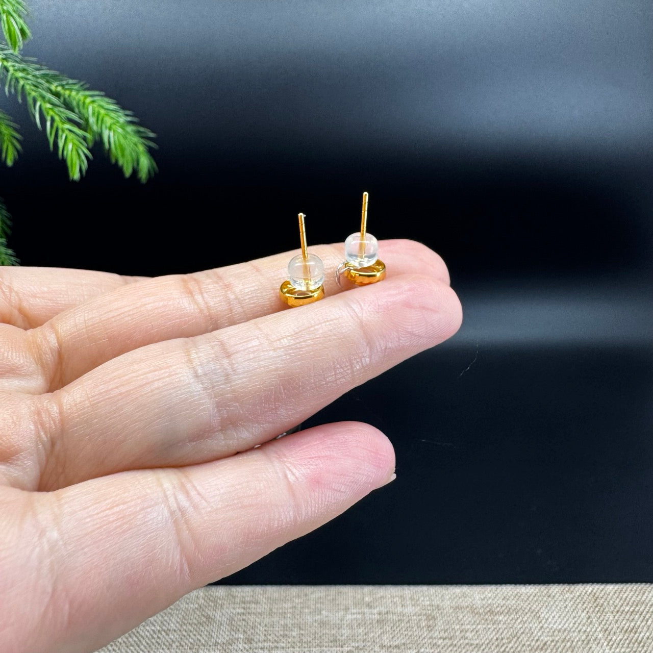 RealJade® 18k Yellow Gold Icy White Jadeite Jade Round Stud Earrings