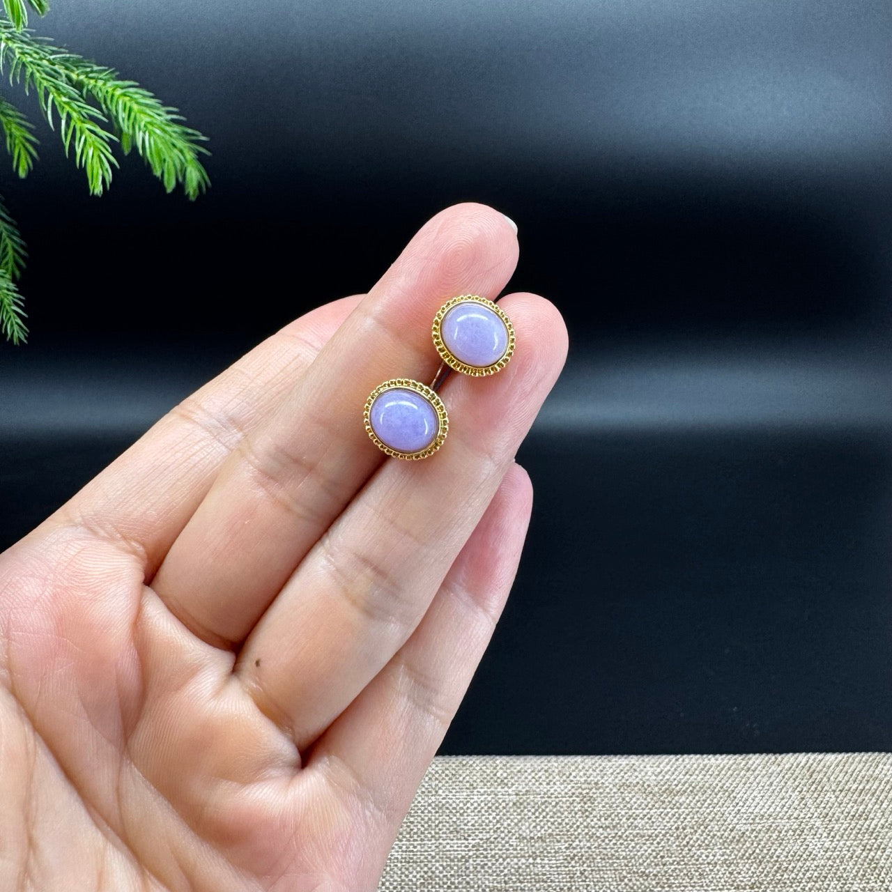 RealJade® 18k Yellow Gold Lavender Jadeite Jade Round Stud Earrings
