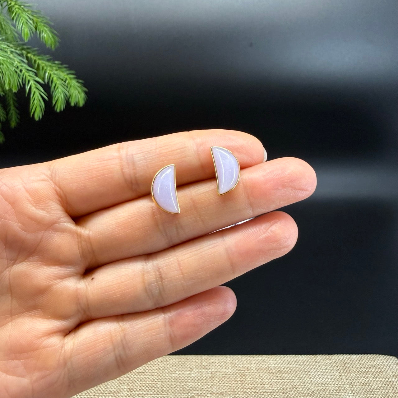 18k Yellow Gold Genuine Light Lavender Jadeite Jade Crescent Moon Stud Earrings