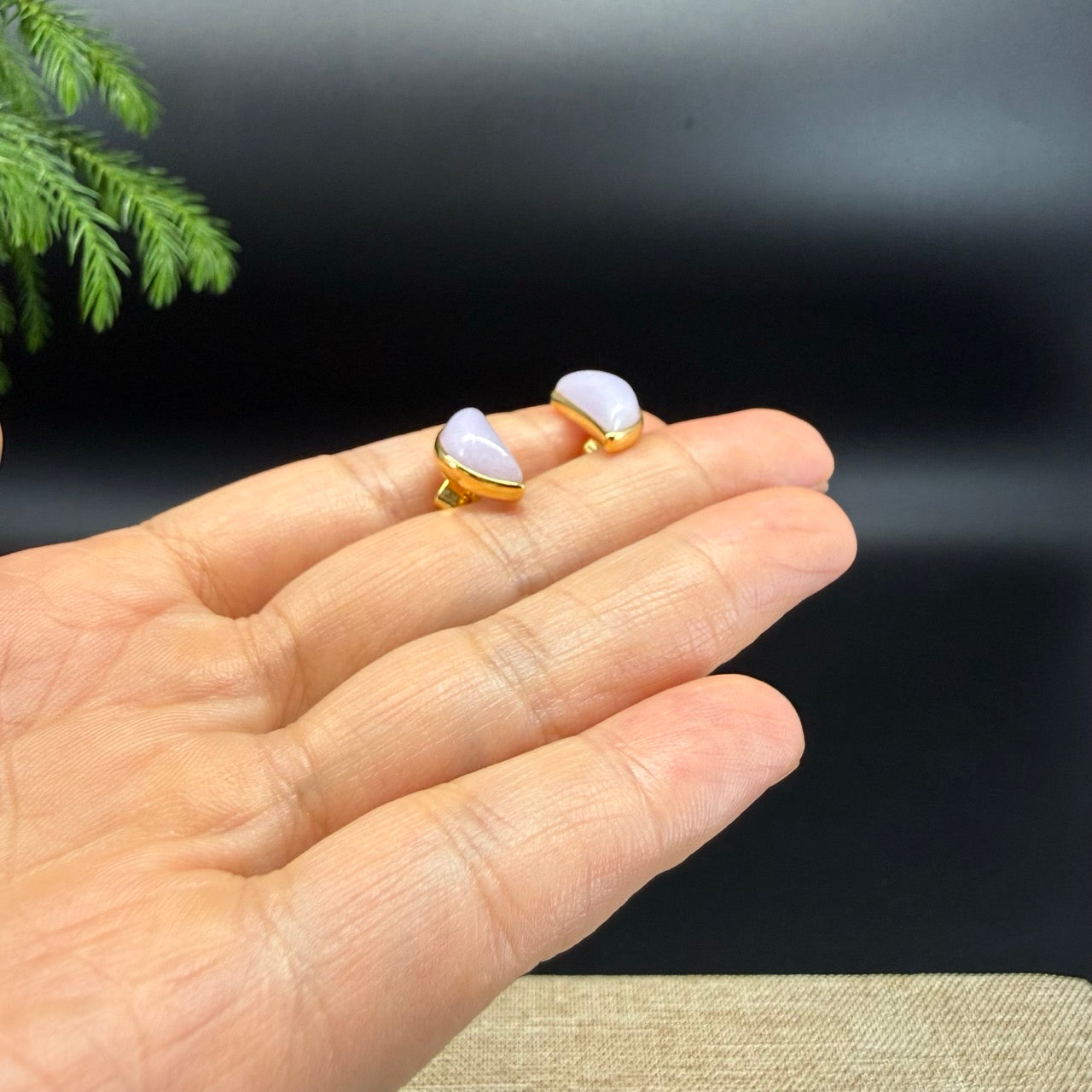 18k Yellow Gold Genuine Light Lavender Jadeite Jade Crescent Moon Stud Earrings