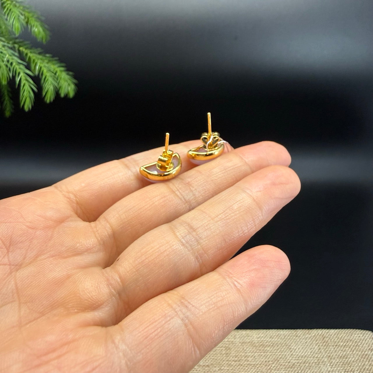 18k Yellow Gold Genuine Light Lavender Jadeite Jade Crescent Moon Stud Earrings