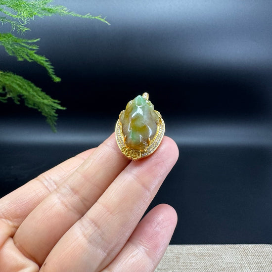 RealJade® High-End Natural Jadeite Jin Chan "Money Toad" Necklace With 18k Yellow Gold Diamond Bail