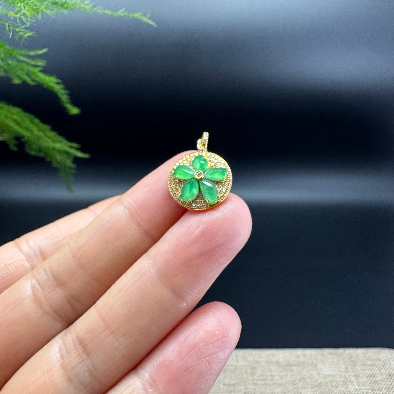 RealJade® 18k Gold Genuine imperial Jadeite Flower Pendant Necklace With Diamond