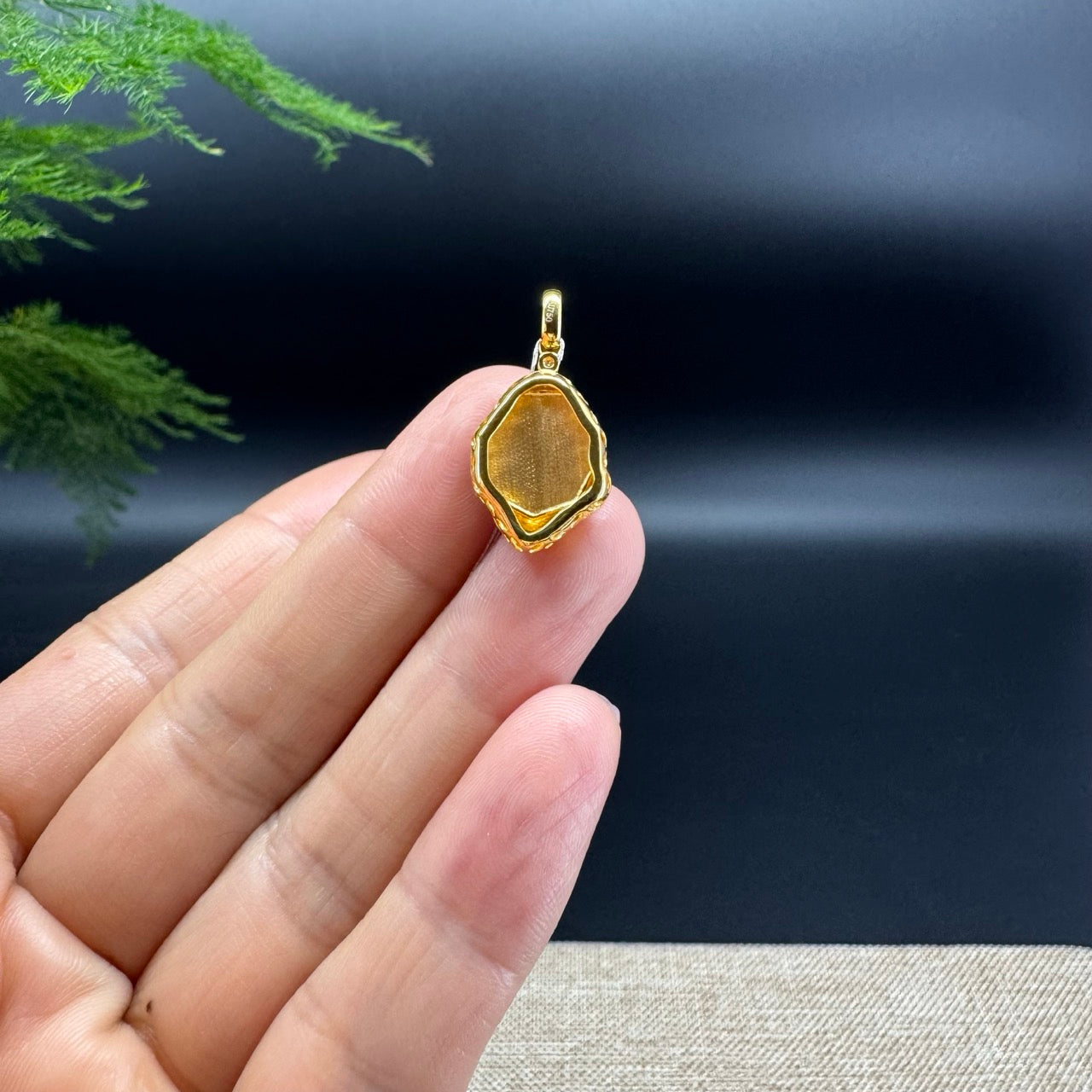 RealJade® 18K Yellow Gold Lavender Polygon Jadeite Jade Pendant Necklace With Diamonds