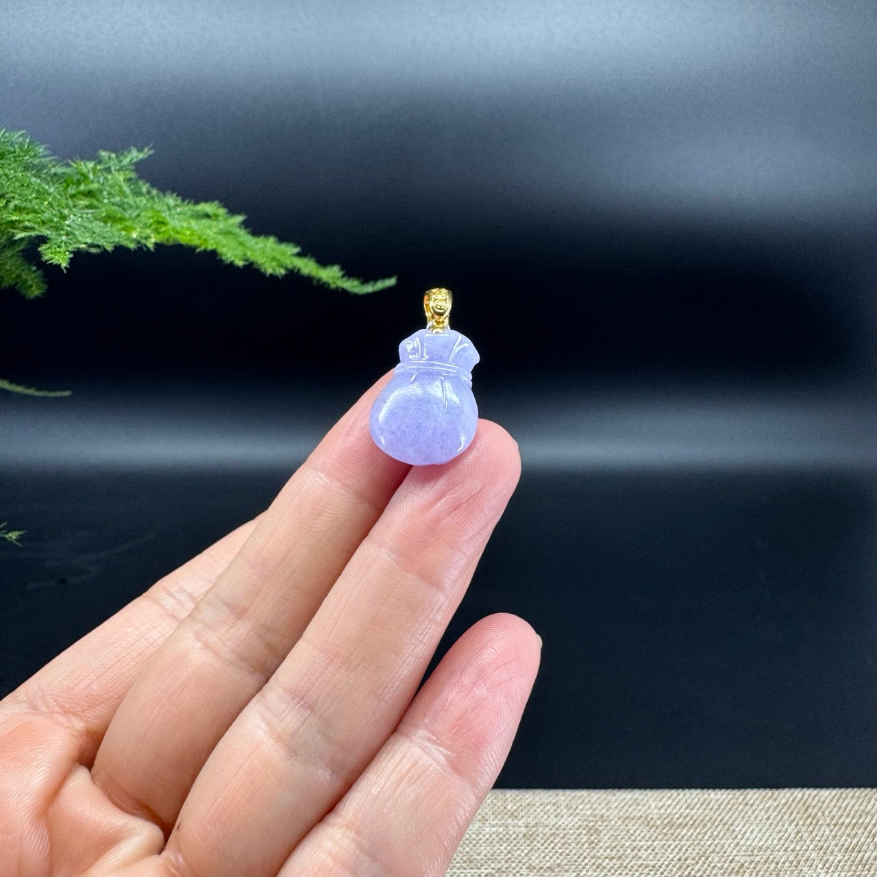 18K Yellow Gold Genuine Lavender Jadeite Jade PDD Money Sack Pendant
