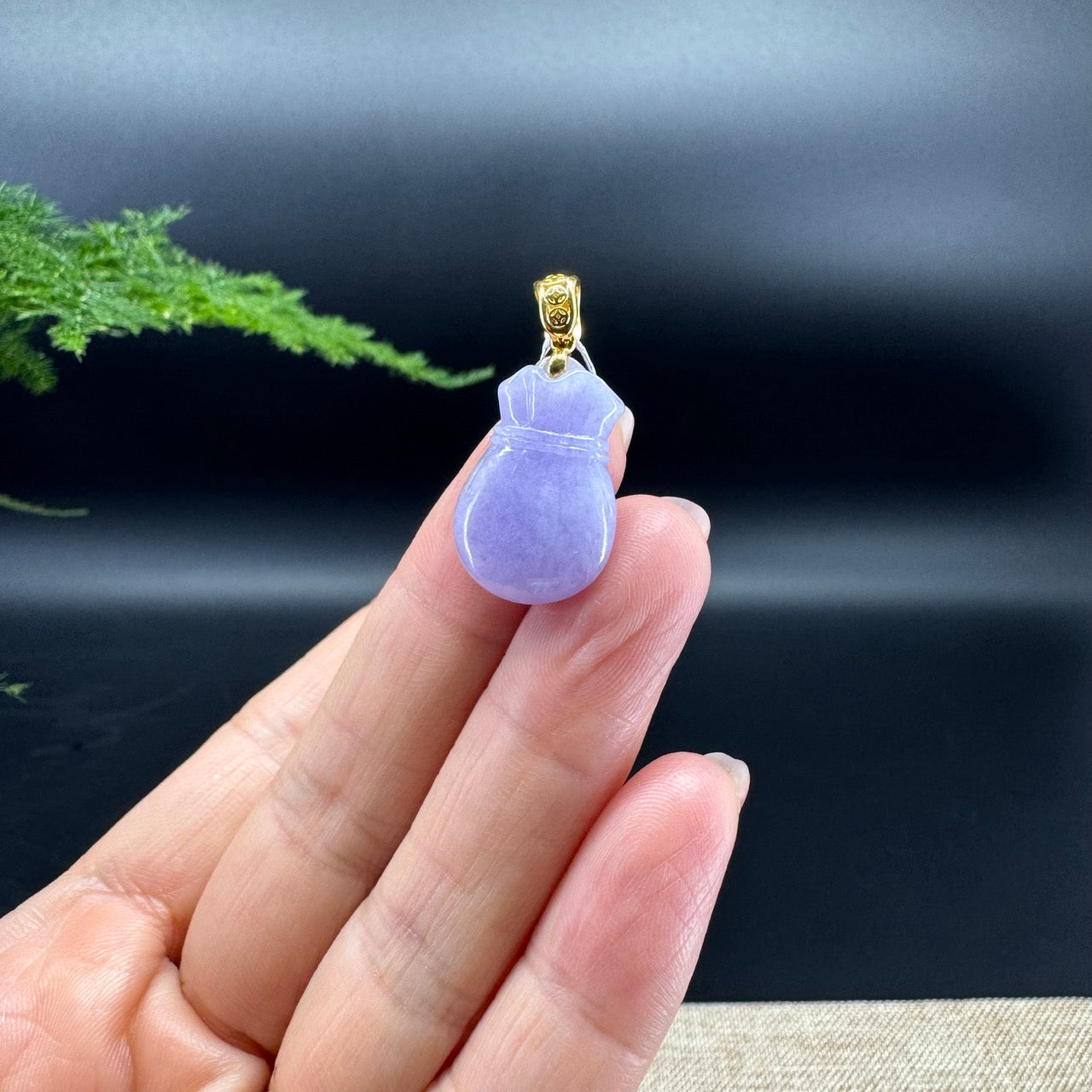 18K Yellow Gold Genuine Lavender Jadeite Jade PDD Money Sack Pendant