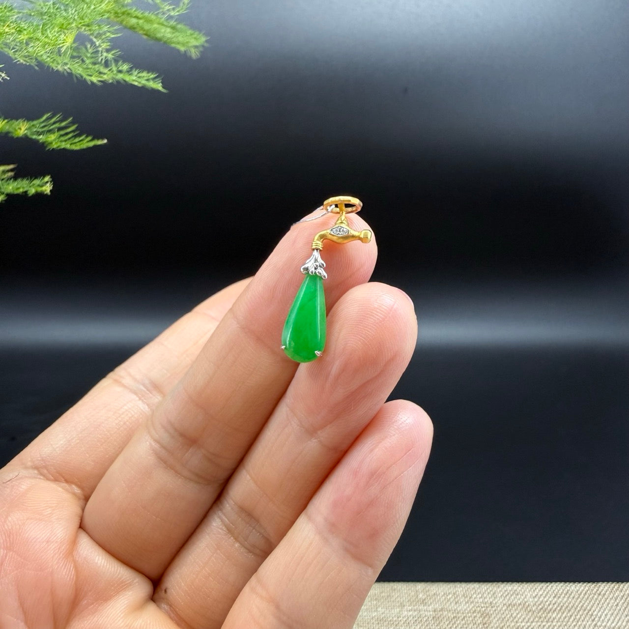 RealJade® "Water Drop" 18k Yellow Gold Green Jadeite Jade Pendant Necklace