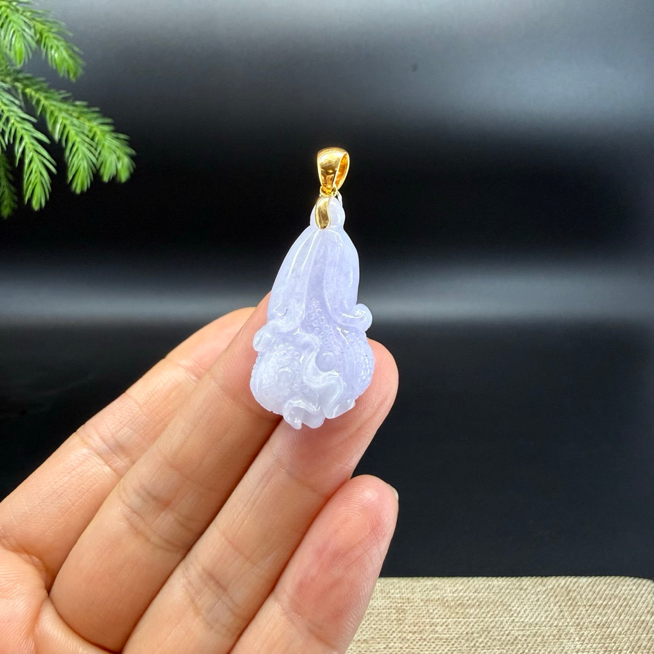 RealJade® Co. 18K Yellow Gold Genuine Light Lavender Jadeite Jade Cabbage Necklace