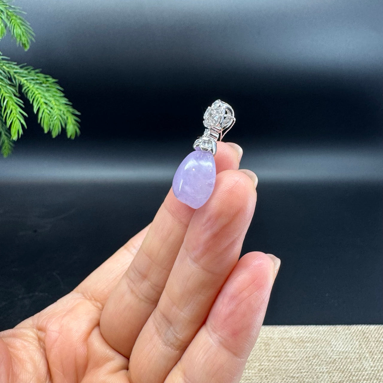 18k White Gold Genuine Lavender Jadeite Jade Melon Pendant Necklace With Diamonds