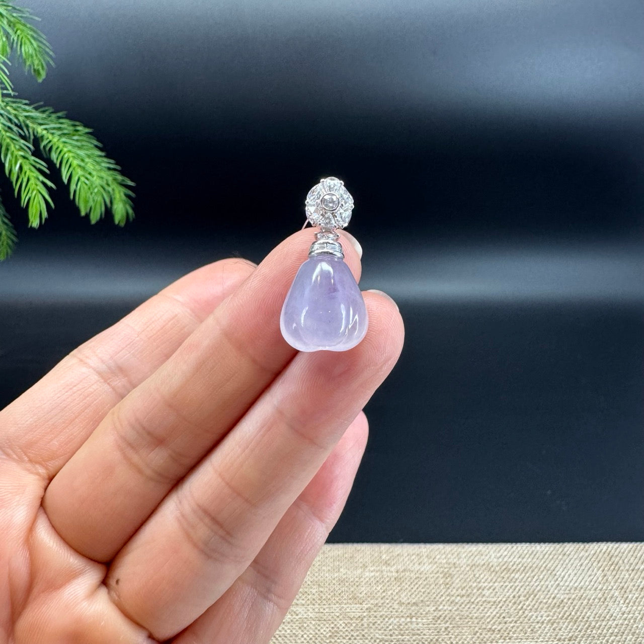 18k White Gold Genuine Icy Jadeite Jade Melon Pendant Necklace With Diamonds