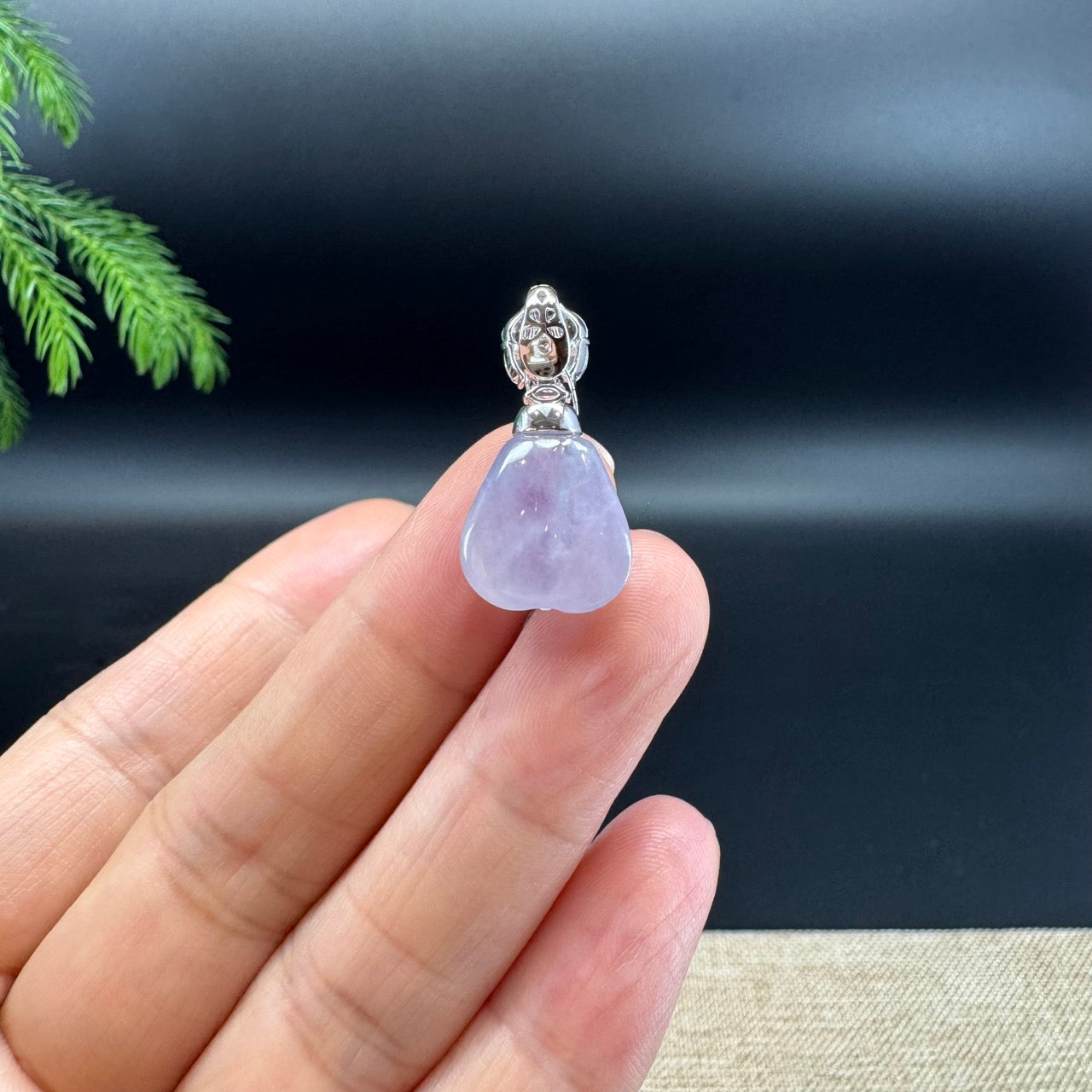 18k White Gold Genuine Icy Jadeite Jade Melon Pendant Necklace With Diamonds