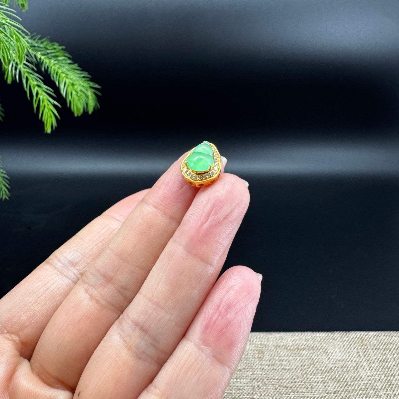 Genuine Green Jadeite Jade Mini Hulu Necklace With 18K Yellow Gold