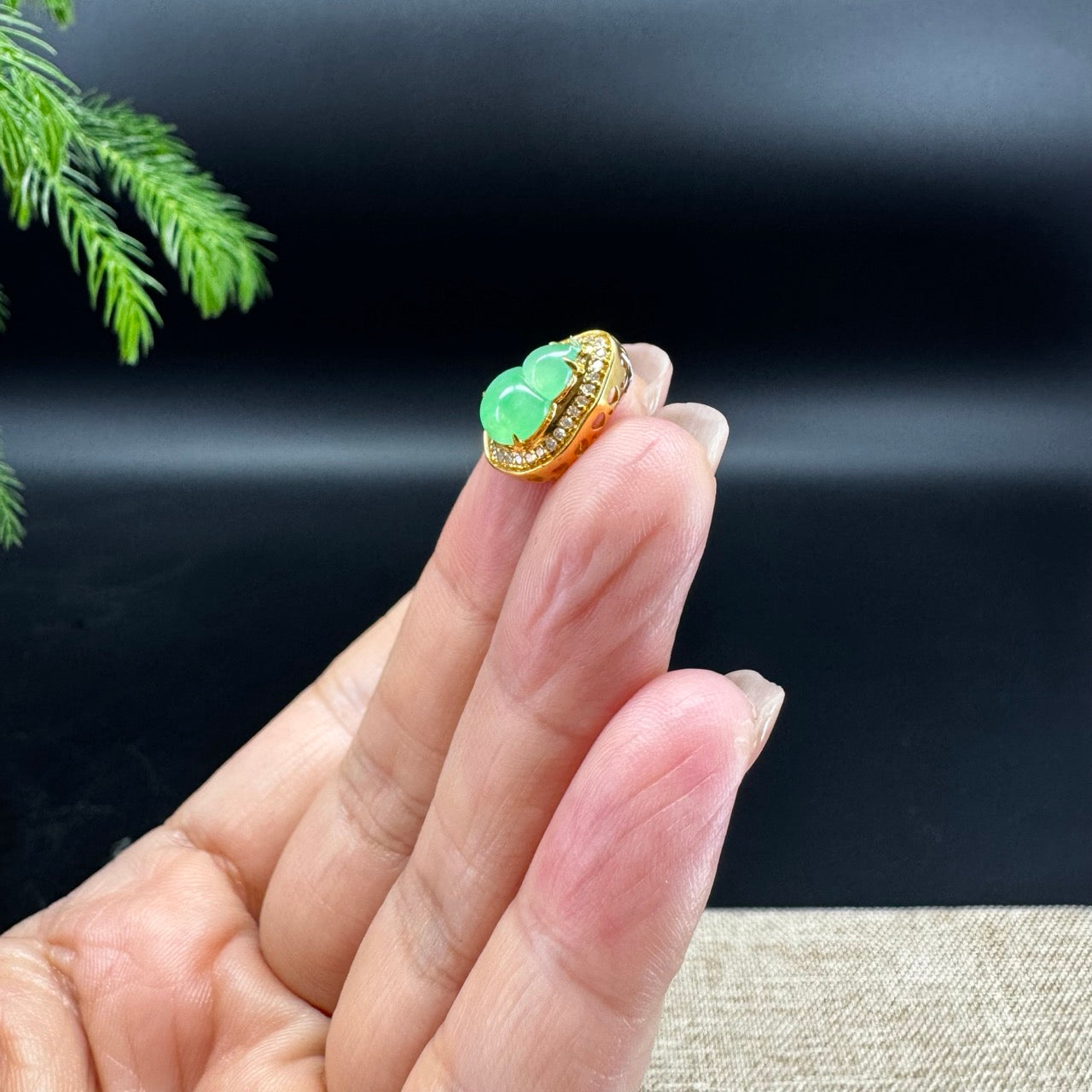 Genuine Green Jadeite Jade Mini Hulu Necklace With 18K Yellow Gold