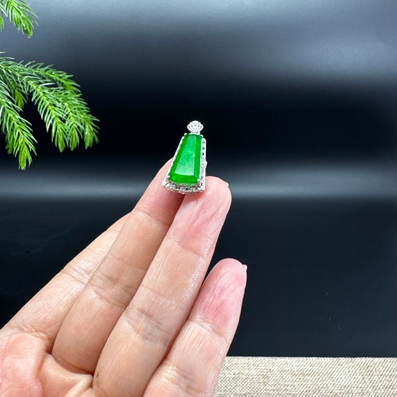18K White Gold Green Jadeite Jade "Ping An Wu Shi Pai" Necklace with Diamonds