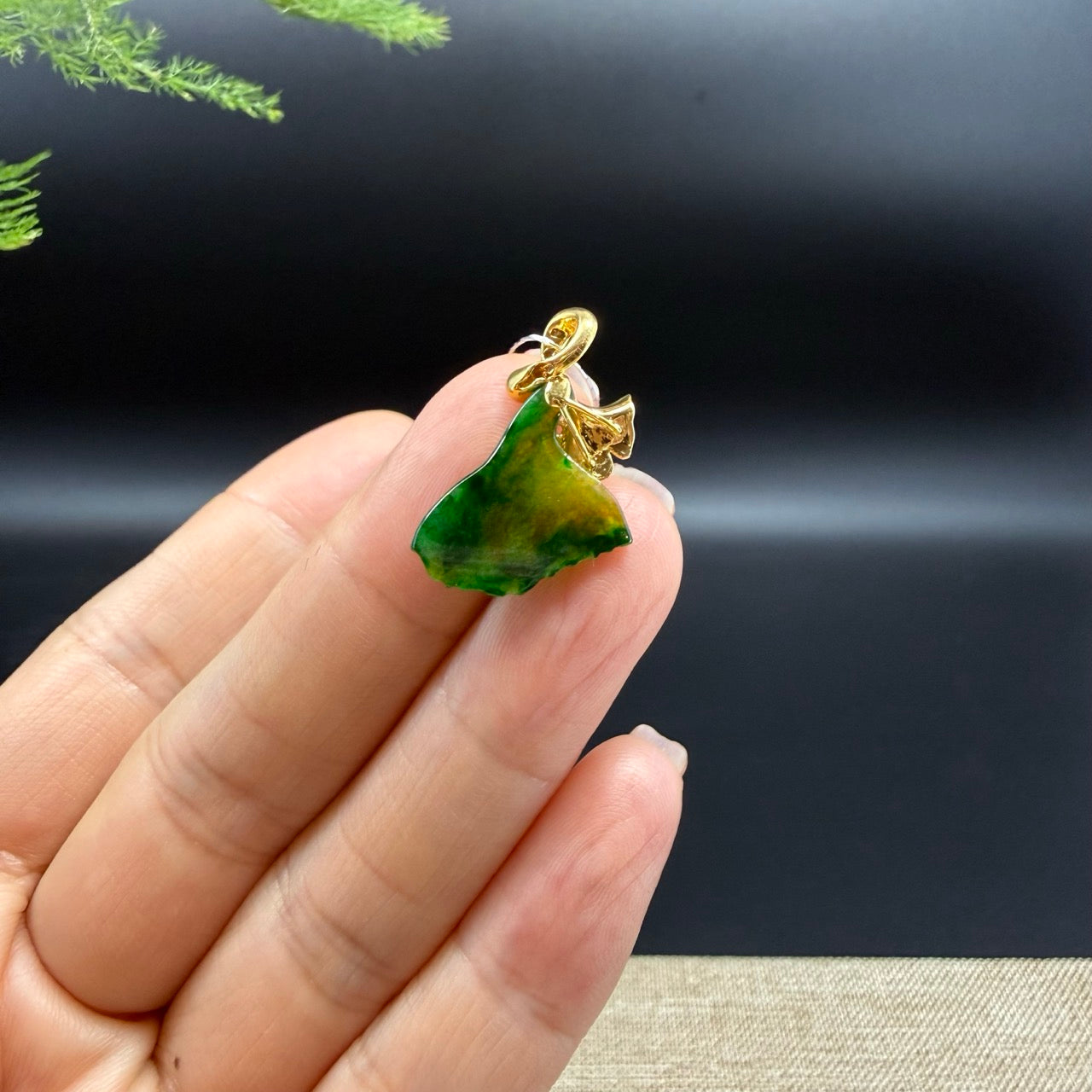 RealJade® "Ginkgo Leaf" 18K Yellow Gold Green Jadeite Jade Pendant Necklace