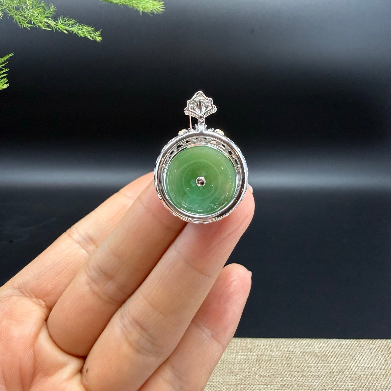 18K Y/W Gold Green Jadeite Jade KouKou Necklace with Diamonds