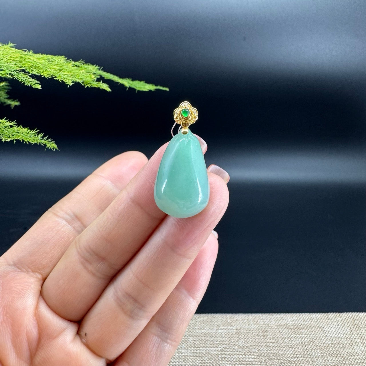 18K Yellow Gold Green Jadeite Jade Shou Tao Pendant with Diamond