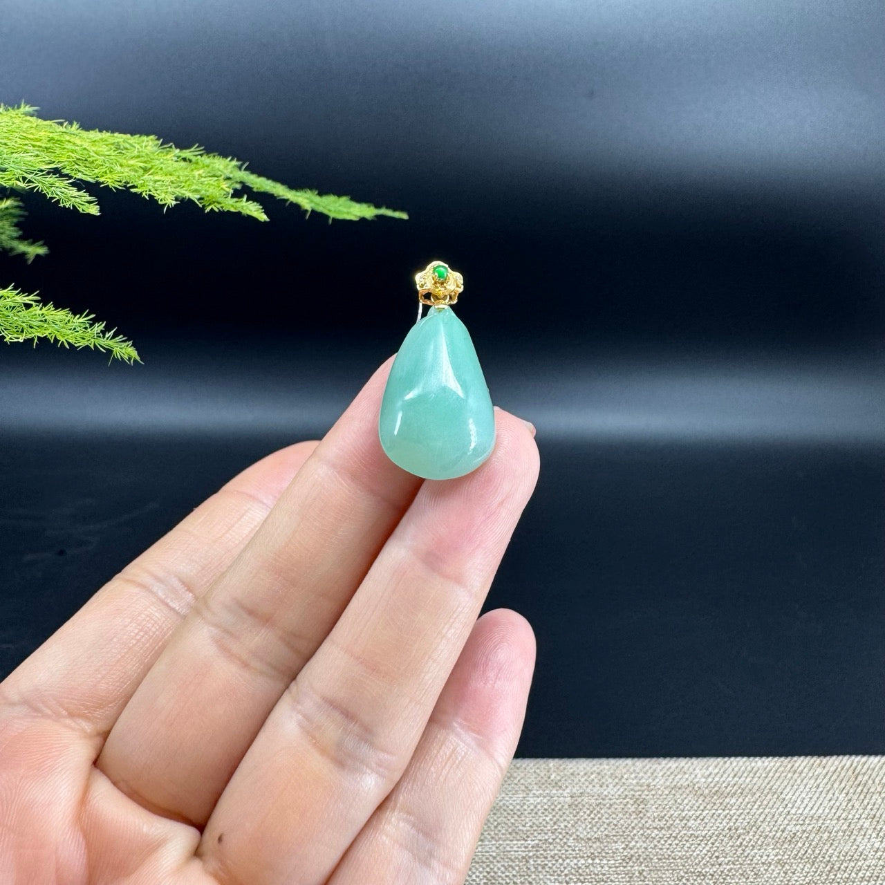 18K Yellow Gold Green Jadeite Jade Shou Tao Pendant with Diamond