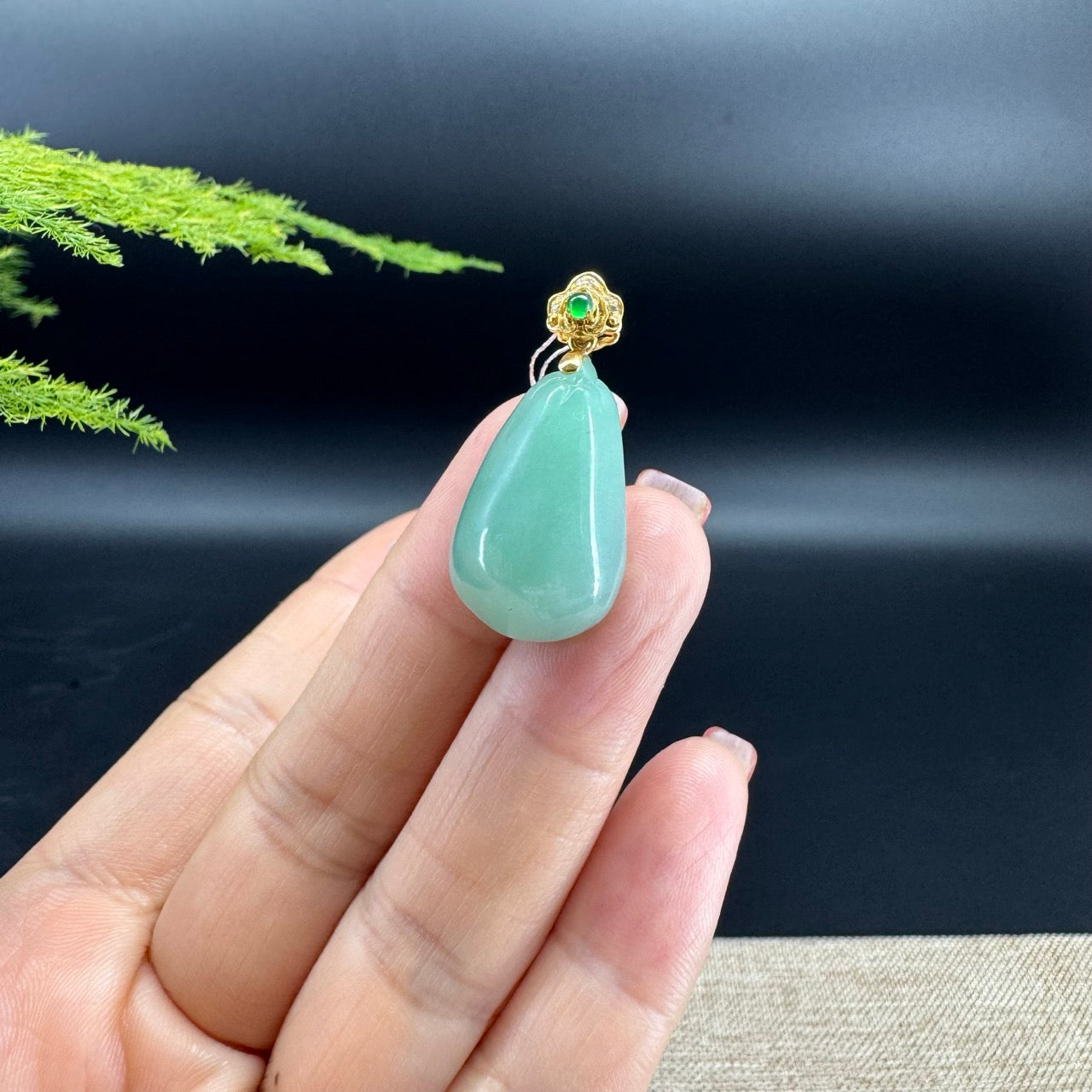 18K Yellow Gold Green Jadeite Jade Shou Tao Pendant with Diamond