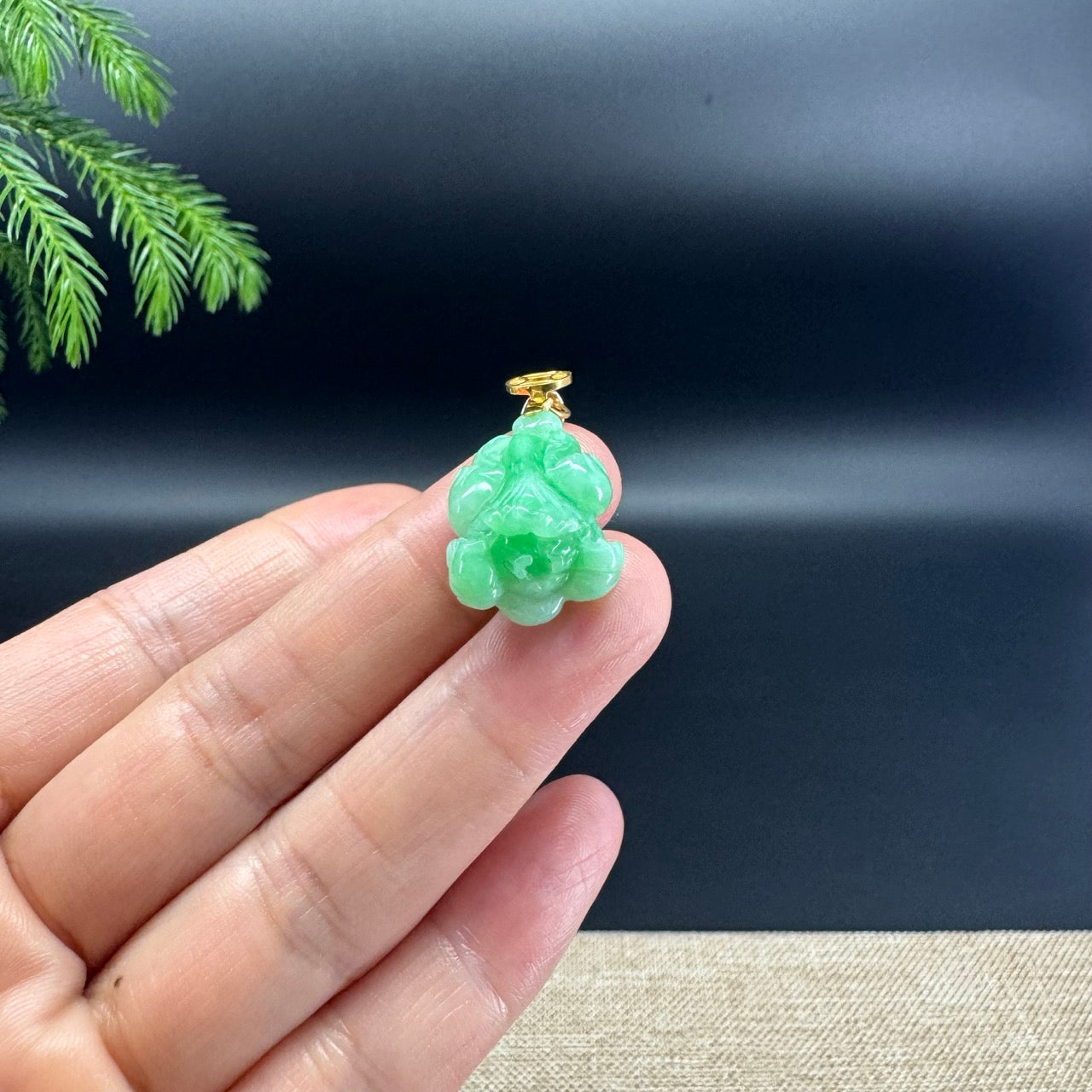 RealJade® Co. 18K Yellow Gold Genuine Apple Green Jadeite Jade Cabbage Necklace