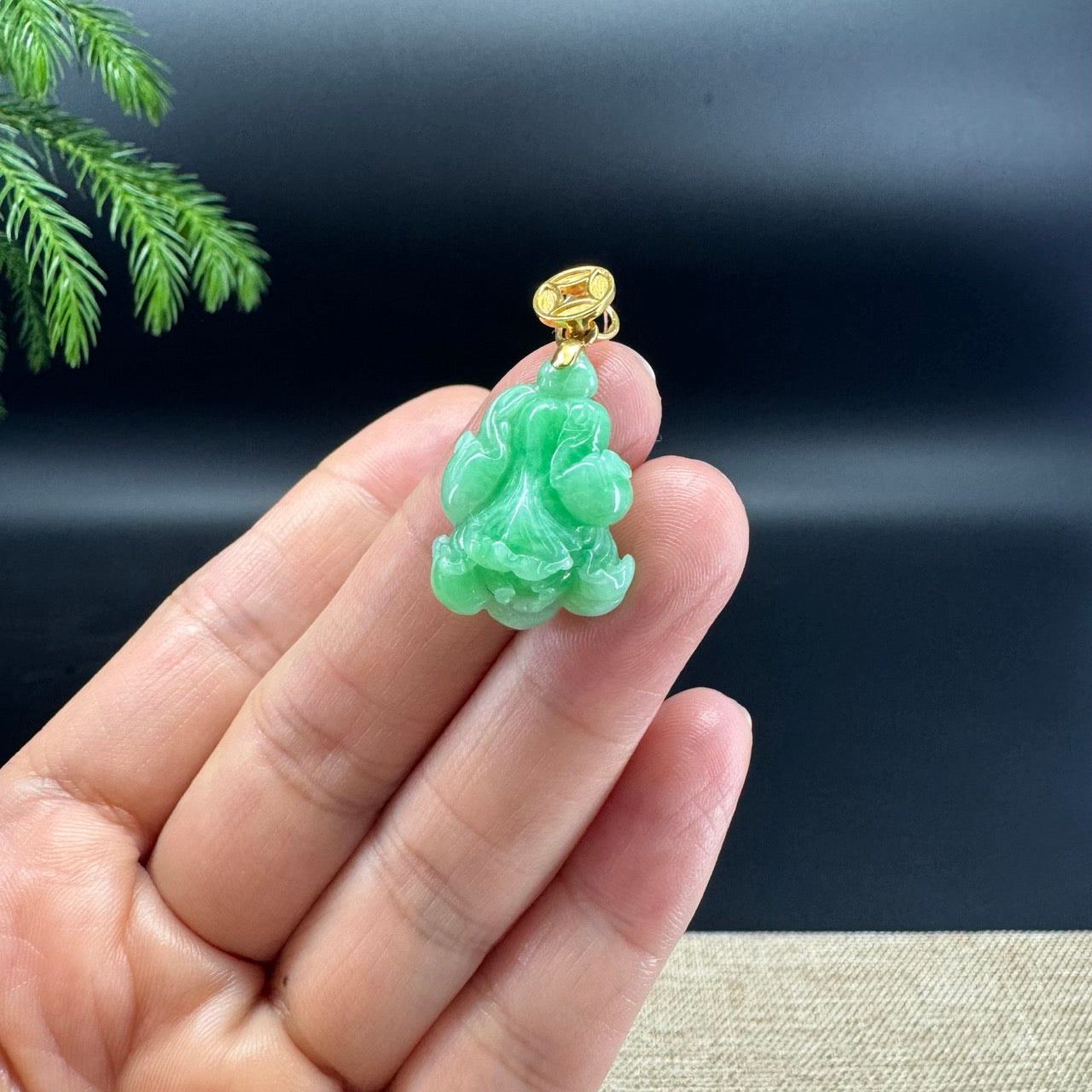 RealJade® Co. 18K Yellow Gold Genuine Apple Green Jadeite Jade Cabbage Necklace
