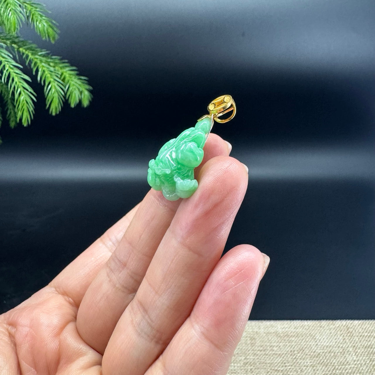 RealJade® Co. 18K Yellow Gold Genuine Apple Green Jadeite Jade Cabbage Necklace