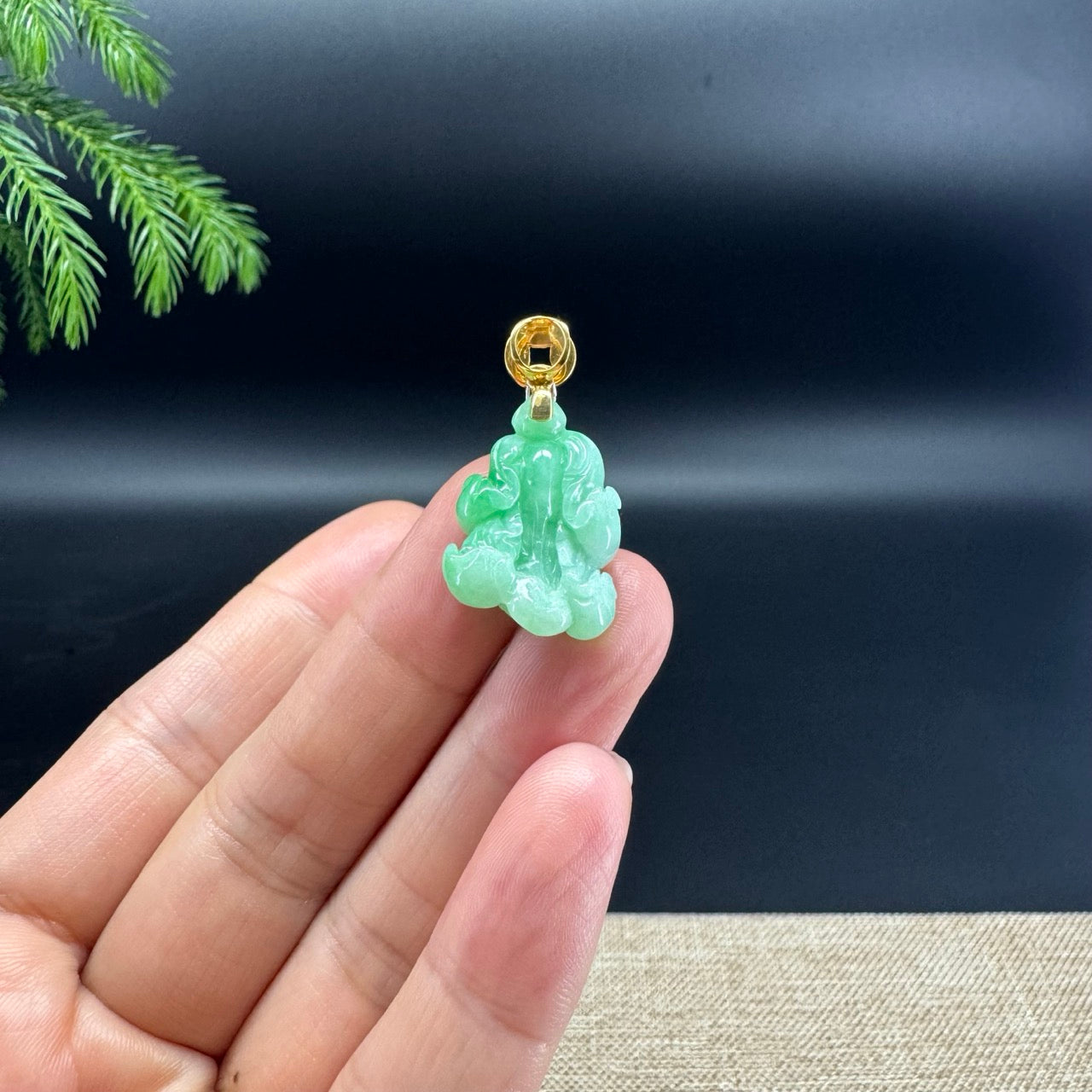 RealJade® Co. 18K Yellow Gold Genuine Apple Green Jadeite Jade Cabbage Necklace