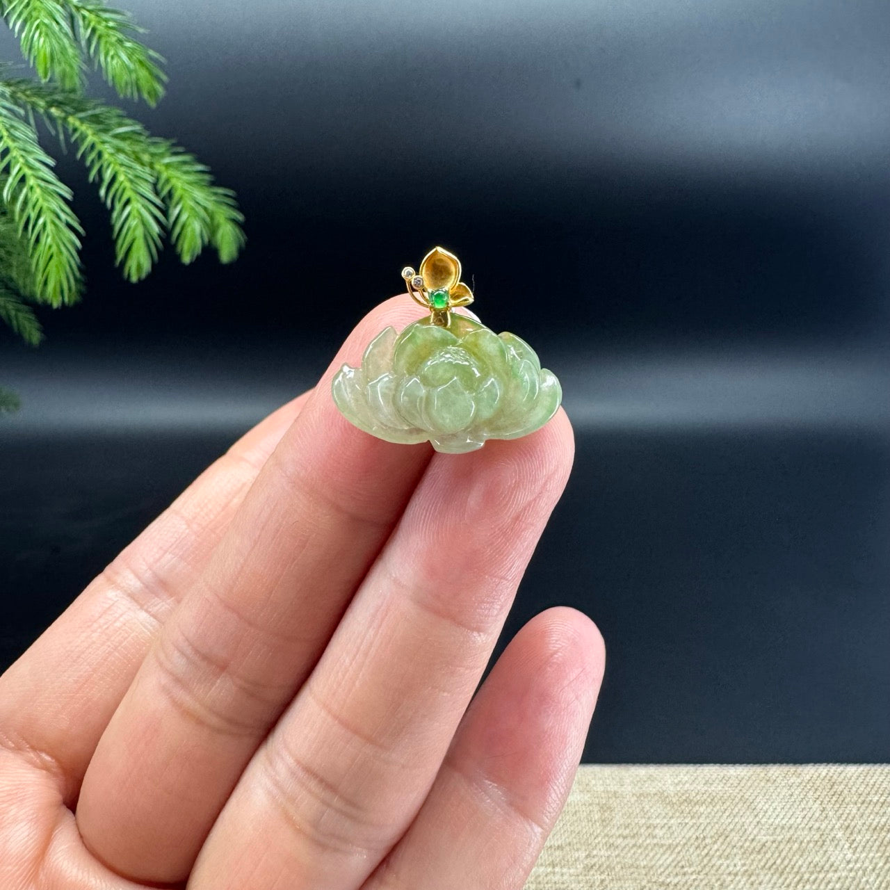 Natural 18K Yellow Gold Burmese Yellow Green Jadeite Jade Lotus Flower Pendant