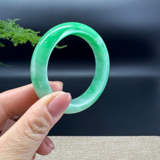 Genuine Burmese Spicy Green Jadeite Jade Bangle Bracelet ( 52.9mm)