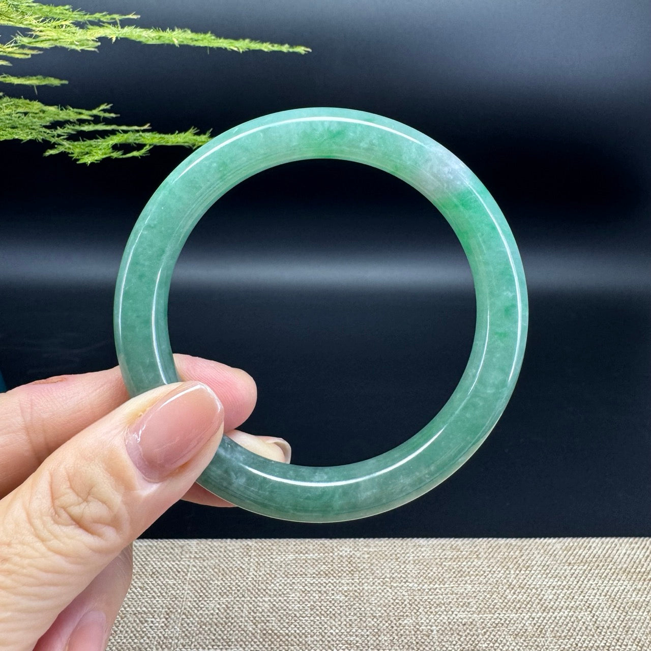 Genuine Burmese Green Jadeite Jade Bangle Bracelet ( 59.7mm )