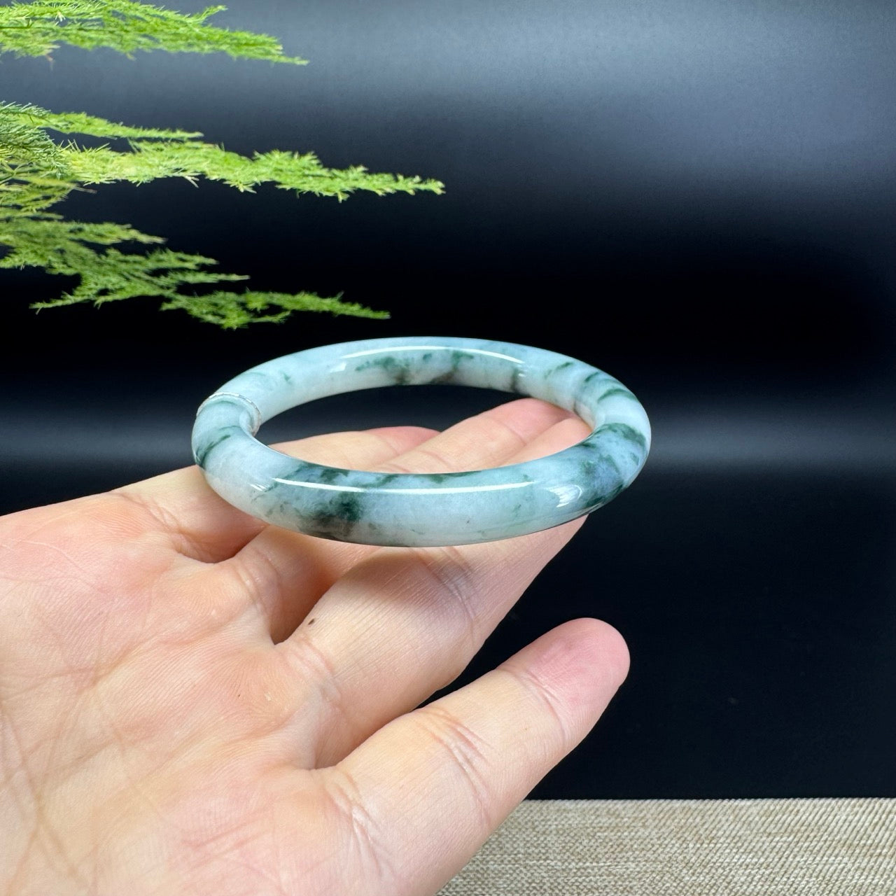 Genuine Burmese Green Jade Jadeite Bangle Bracelet ( 52.3mm )