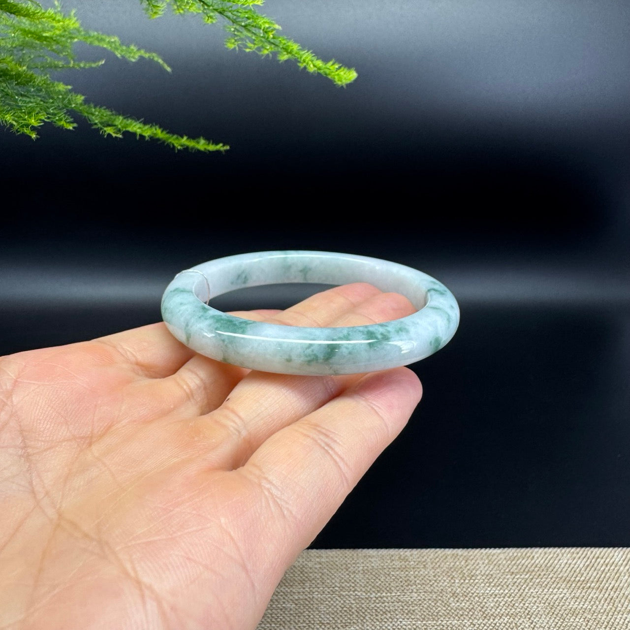 Genuine Burmese Green Jade Jadeite Bangle Bracelet ( 55.5mm )
