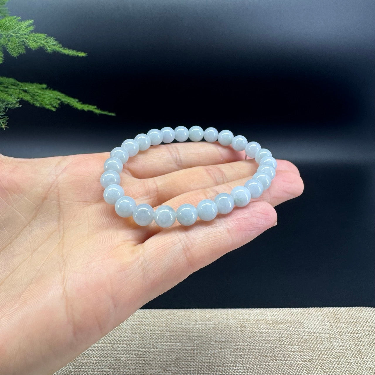 The beads shape of the round.The beads color is icy.