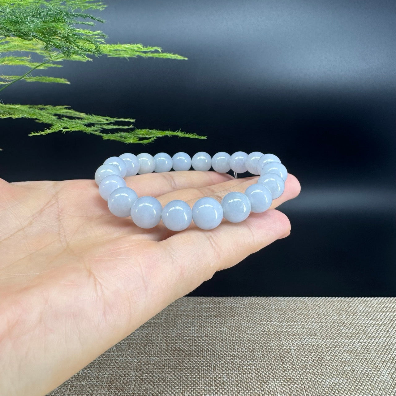 The beads shape of the round.The beads colors are lavender.