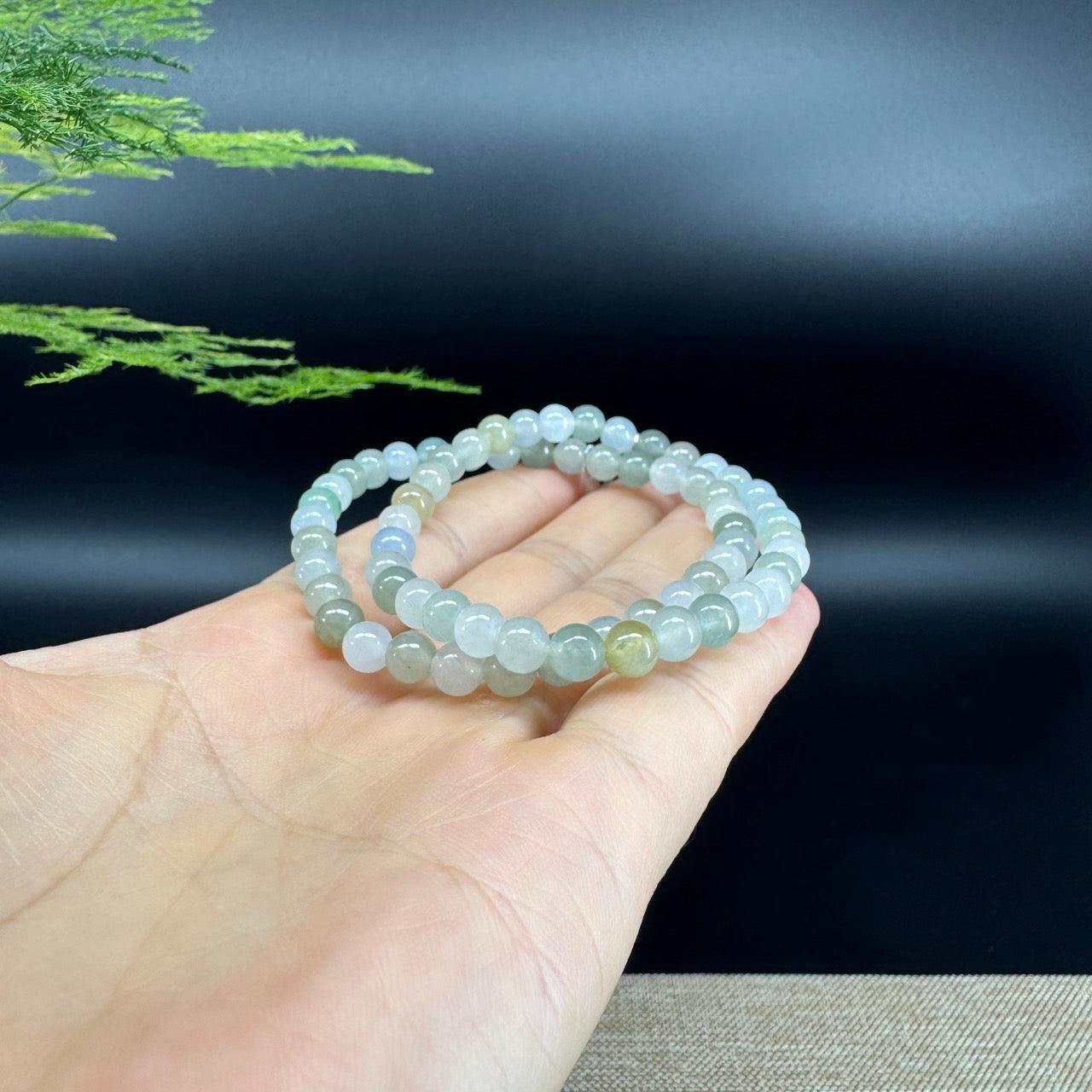 Natural Jadeite Jade Round Icy Green Beads Bracelet ( 6 mm )